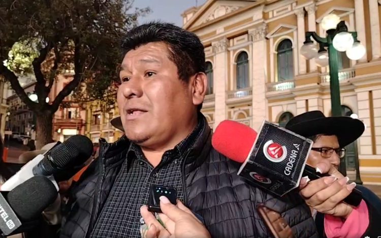Fidel Surco dice que ampliado convocado por Evo Morales para el 22 es su último ‘aleteo’