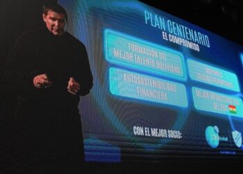 Claure anuncia la venta de butacas para el nuevo estadio de Tembladerani