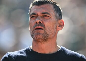 Conceiçao toma riendas del Milan tras despido de Fonseca