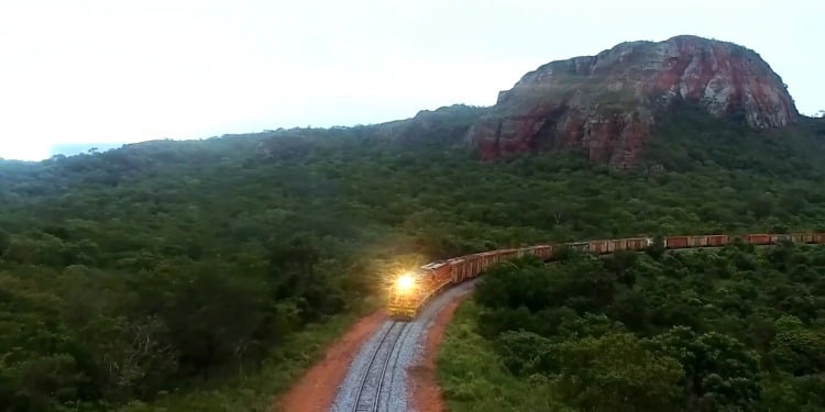 Bolivia retoma el proyecto del tren bioceánico en el marco del Mercosur