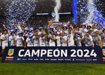 Vélez campeón, a 30 años de la gloria mundial, aprovecha declive de Boca y River