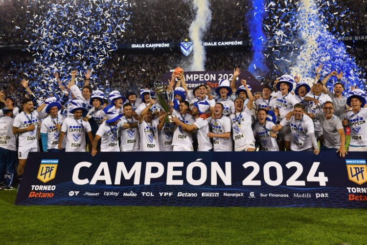Vélez campeón, a 30 años de la gloria mundial, aprovecha declive de Boca y River