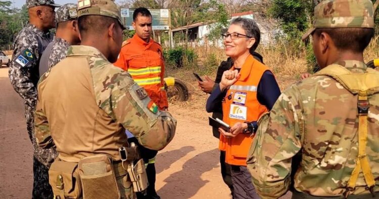 Expertos de Brasil arriban al país y se unen a la lucha contra los incendios