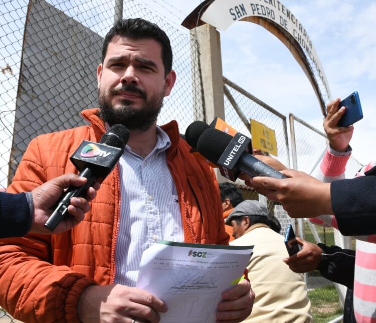 Vicepresidente de Creemos es imputado formalmente por usurpación de funciones en caso Notaría