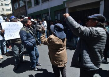 Evistas instalan una vigilia contra la aprehensión de Claros y Cucho