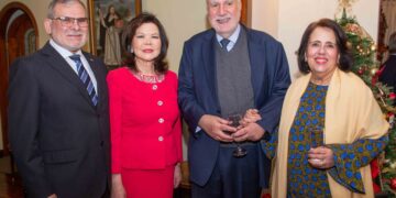 Festejo de fin de año de la embajada de Paraguay