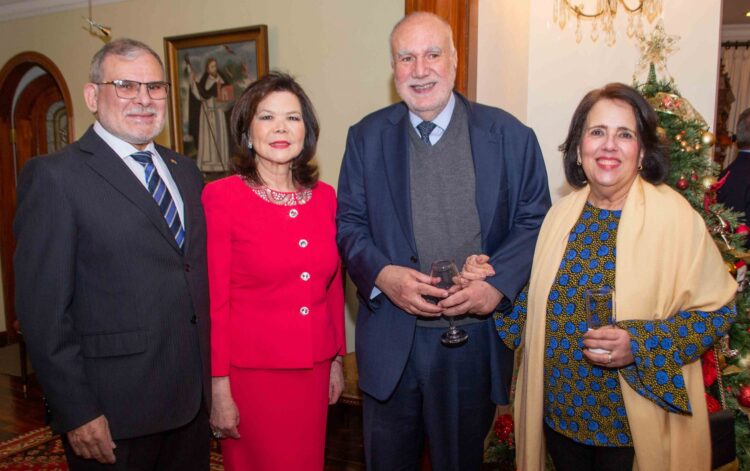 Festejo de fin de año de la embajada de Paraguay