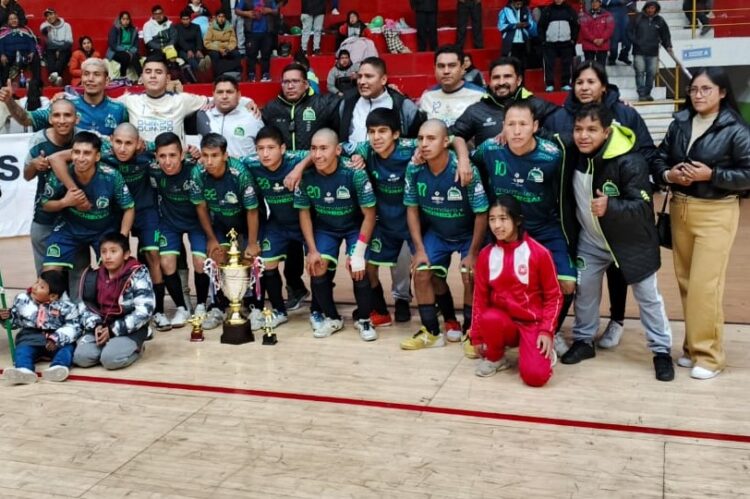 El representativo chuquisaqueño de Las Casas Constructora.