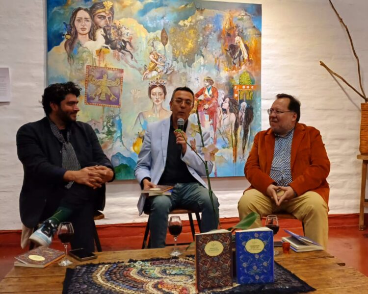 Gabriel Chávez lanza su obra reunida ‘Cuadernos de la luz’