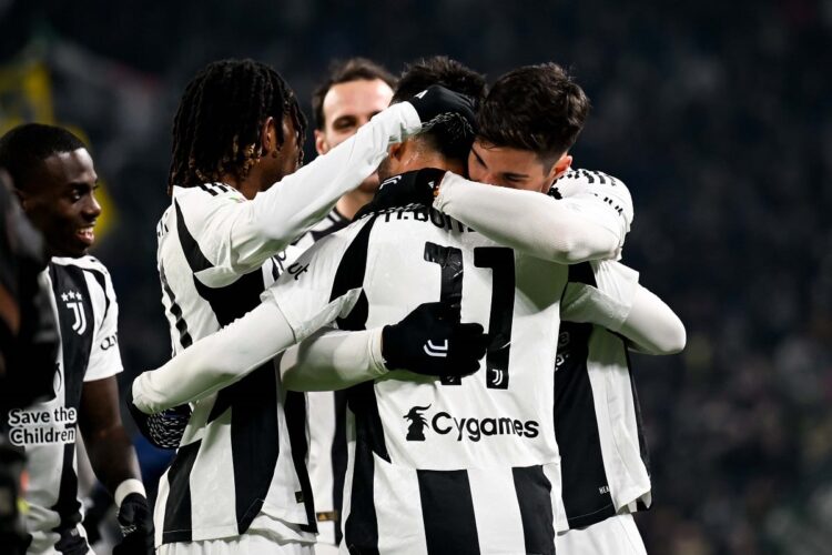 La Juventus golea con una joya de Nico González y avanza a cuartos de la Copa