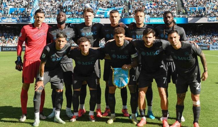 Atalanta vence 3-0 en casa del líder Napoli con doblete de Lookman