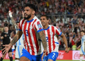Paraguay sorprende a Argentina por 2-1 en la Eliminatoria