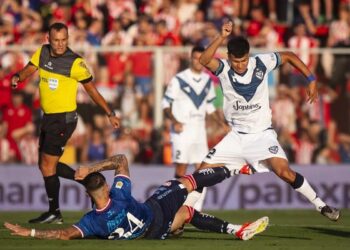Líder Vélez pierde ante Unión y la Liga argentina se definirá en la última fecha