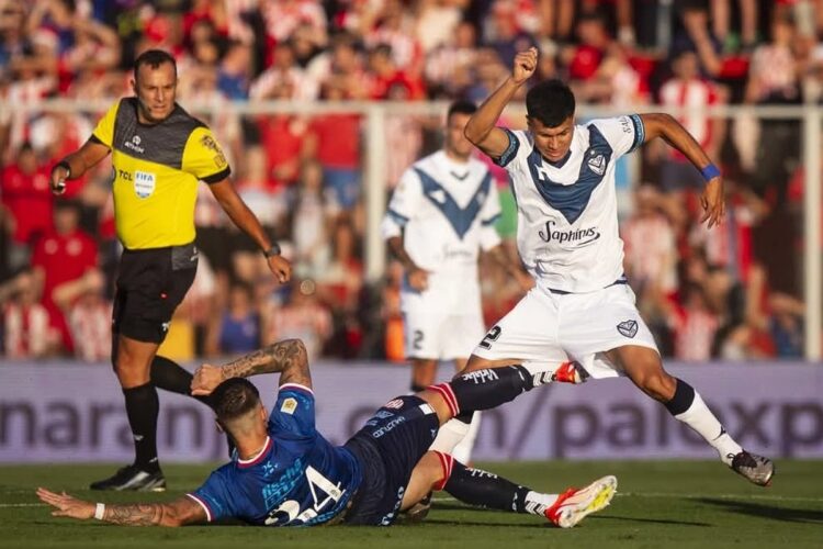 Líder Vélez pierde ante Unión y la Liga argentina se definirá en la última fecha