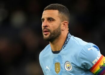 El futbolista inglés Kyle Walker, víctima de racismo en redes sociales, pide medidas