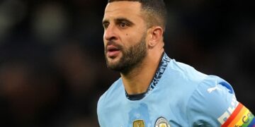 El futbolista inglés Kyle Walker, víctima de racismo en redes sociales, pide medidas