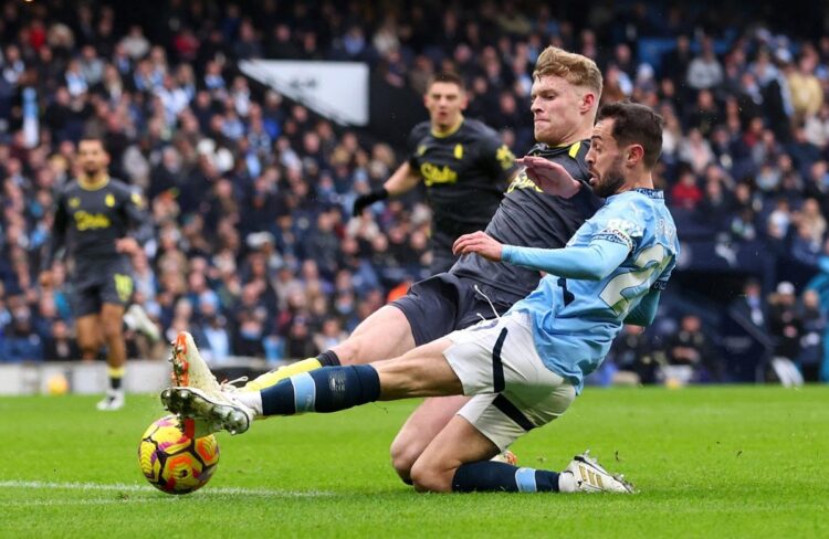Manchester City empata contra Everton tras penal fallado por Haaland