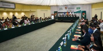 FBF sugiere a los clubes firmar contratos en moneda boliviana