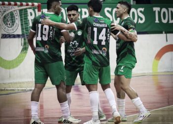 Fantasmas y Petrolero inician con pie derecho en los cuartos de final de la Liga Nacional