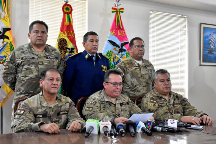 William Kalima lee la sugerencia de renuncia del presidente Evo Morales, el 10 de noviembre de 2019.