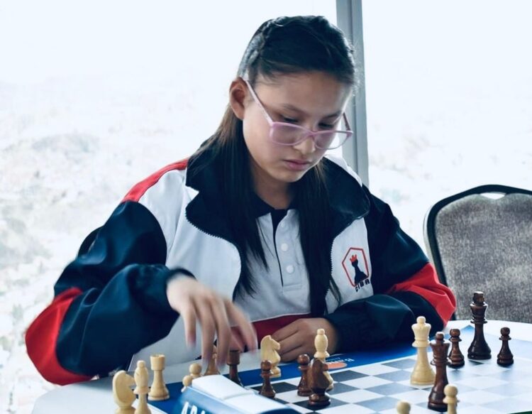 Luciana Huaynoca, la promesa del ajedrez de Oruro
