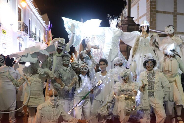 La Noche en Blanco transforma Sucre y anticipa los festejos del Bicentenario