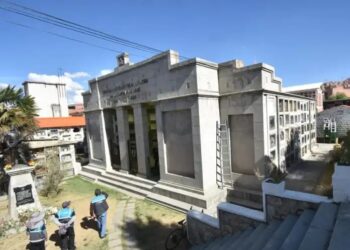 El Mausoleo del Acre es renovado en el Cementerio General