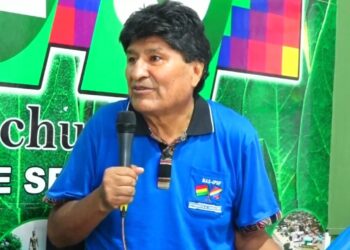 El expresidente Evo Morales en radio Kawsachun Coca, este martes.