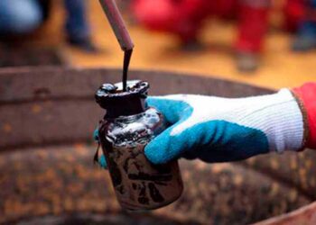 El precio del petróleo sube impulsado por la geopolítica