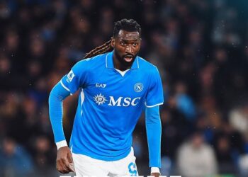 Nápoles alcanza a Atalanta en liderato de Serie A, nuevo traspié de Juve