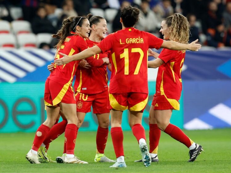 Selección española femenina se impone a Francia por 4-2 en un amistoso