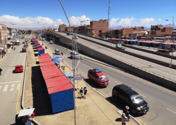 La Alcaldía de El Alto prohíbe el comercio en el Paso a Desnivel de Senkata