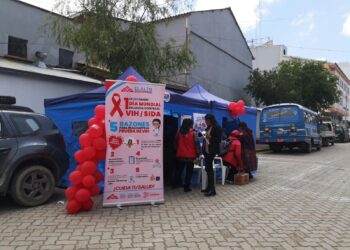 El Alto activa campaña de pruebas de VIH, en un día se aplicar un centenar de personas