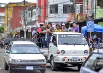 Sigue el paro, transportistas hablan de bloqueo departamental