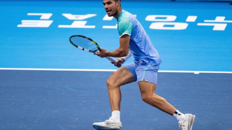 Alcaraz cede ante Tiafoe en otra exhibición de tenis en EEUU