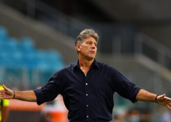 Gremio de Brasil anuncia la salida del DT Renato Portaluppi