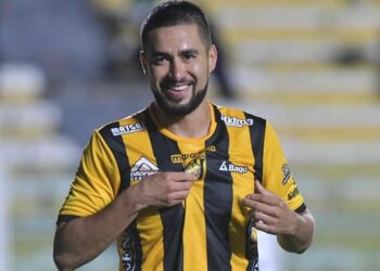The Strongest golea 4-0 a Real SC y acecha la punta