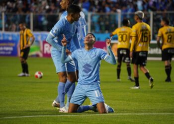 Bolívar golea, disfruta y se acerca a su objetivo