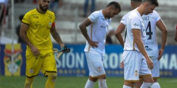 Real Santa Cruz desciende de la División Profesional, tras triunfo de Royal Pari