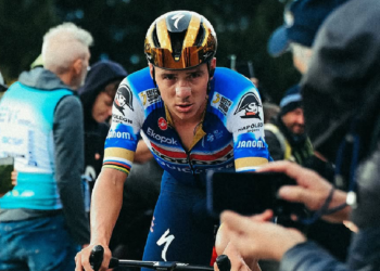 Evenepoel aplaza regreso a competición hasta mediados de abril
