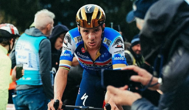 Evenepoel aplaza regreso a competición hasta mediados de abril