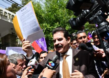 Reyes Villa dice que hay ‘cuatro o cinco’ mujeres que pueden acompañar su candidatura