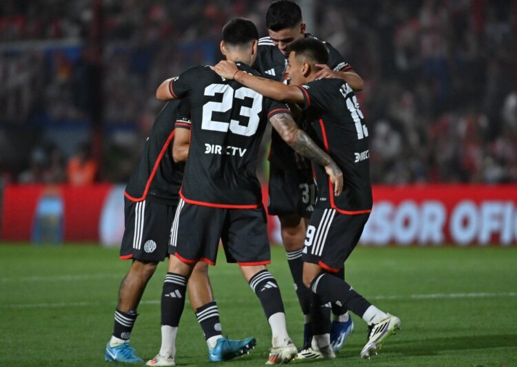 River gana un partidazo y Boca renace a puro gol