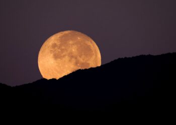 La última SuperLuna de 2024 llega este viernes