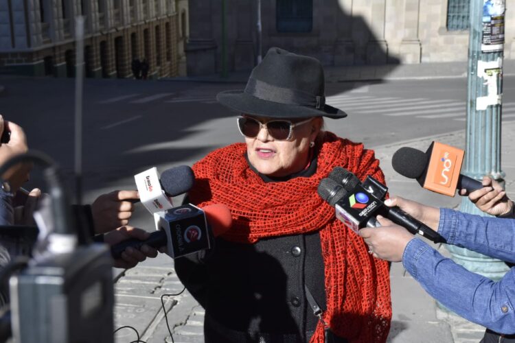 La senadora de CC SIlvia Salame, el sábado en la plaza Murillo.
