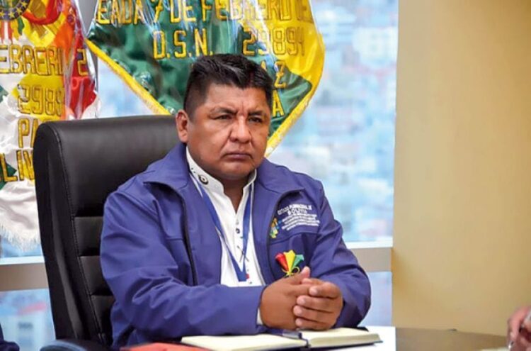 Fiscalía de La Paz presenta acusación formal contra el exministro Santos en el caso Coimas