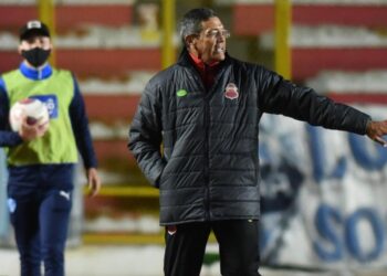 Peña y Egüez no van más en Blooming y San Antonio respectivamente