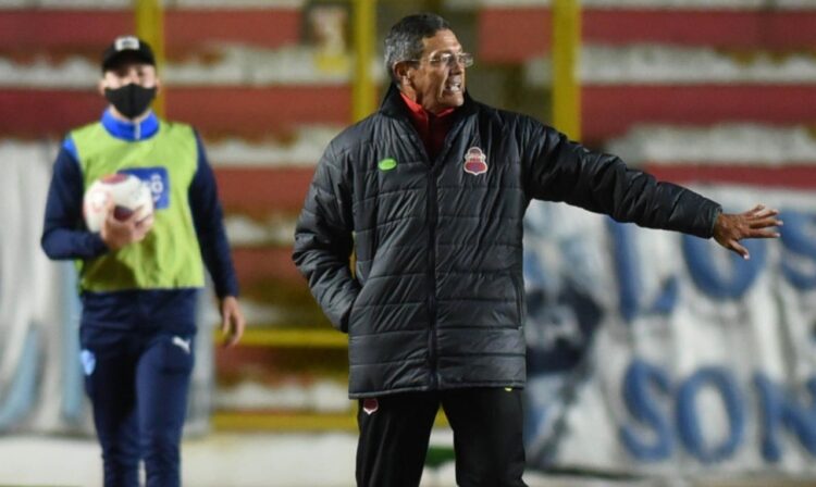 Peña y Egüez no van más en Blooming y San Antonio respectivamente