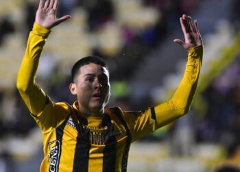 The Strongest se impone 2-0 a Tomayapo y se aferra a sus opciones