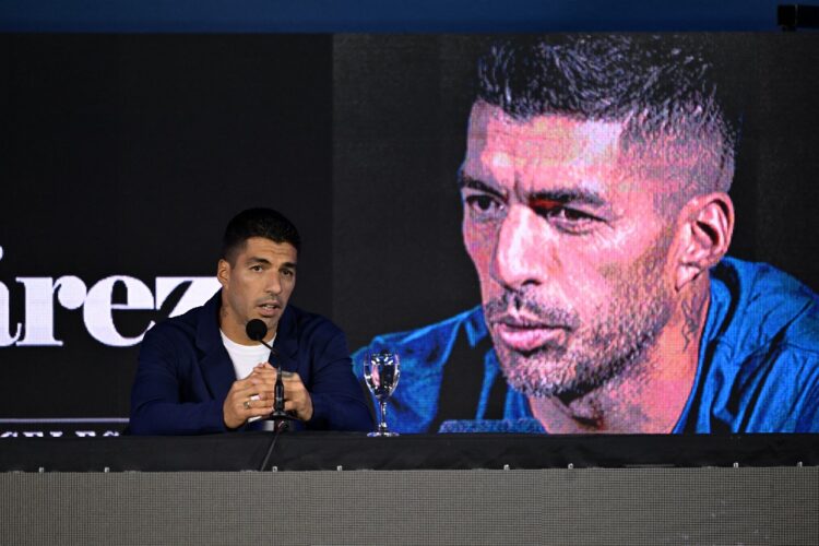 Luis Suárez anuncia su retiro de la selección de Uruguay